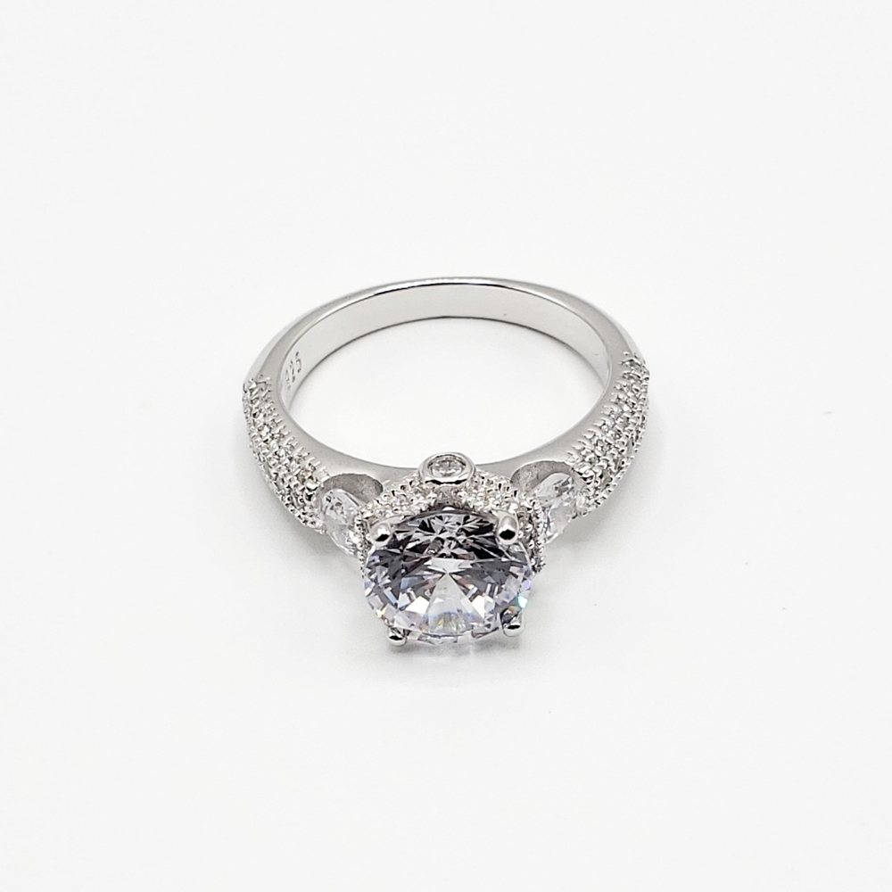 Pristine Round Cut Solitaire Ring - image 2